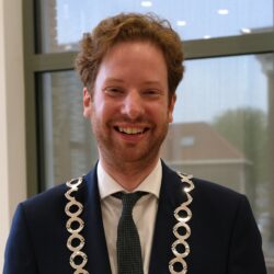 burgemeester Floor Vermeulen staande foto